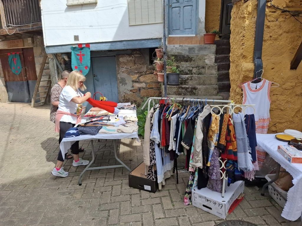 voluntarias-a-rua-feria-petin_02